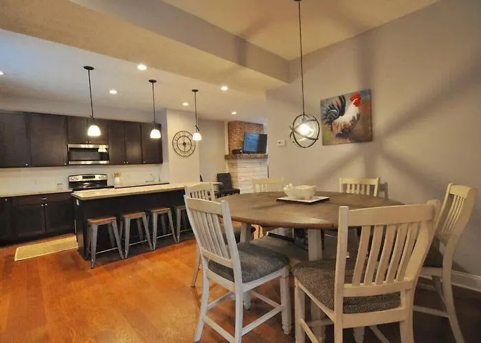 Housepitality - Franklinton Farmhouse- 4 Bedrooms Сasa de vacaciones Columbus