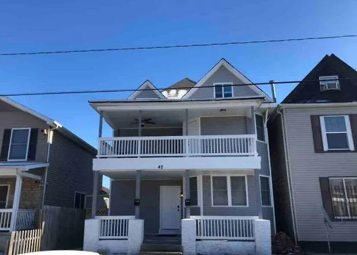 Housepitality - Franklinton Farmhouse- 4 Bedrooms Columbus