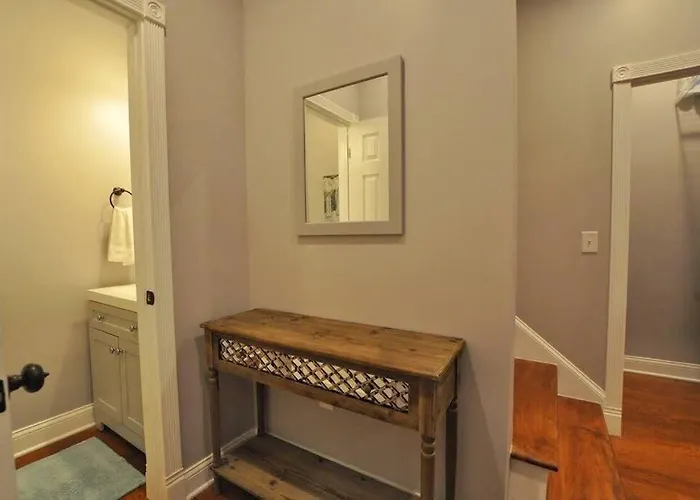 Housepitality - Franklinton Farmhouse- 4 Bedrooms Сasa de vacaciones