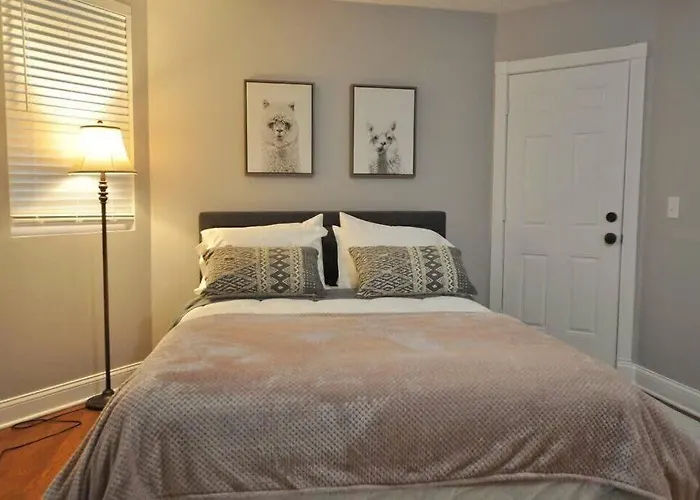 Housepitality - Franklinton Farmhouse- 4 Bedrooms Сasa de vacaciones Columbus
