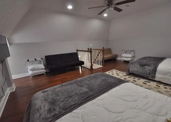 Сasa de vacaciones Housepitality - Franklinton Farmhouse- 4 Bedrooms Columbus