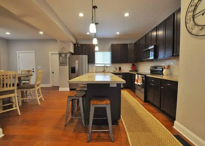 Housepitality - Franklinton Farmhouse- 4 Bedrooms Сasa de vacaciones